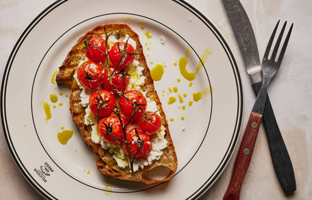 Creamy Goat's Cheese & Roasted Tomato Bruschetta